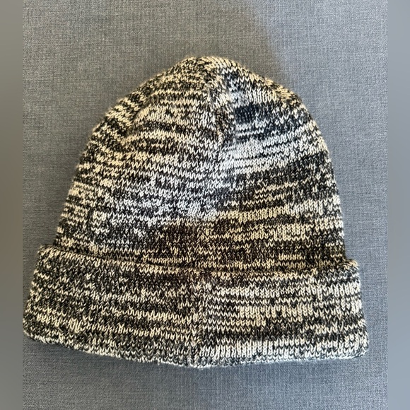 Adidas Unisex Heather Grey Beanie One Size Acrylic Outdoor Warm Winter Fall Snow - Picture 2 of 6